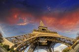 Kolorowe sny pod wieżą Eiffel Plakaty do Sypialni Plakat