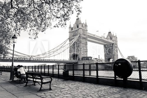A black and white view of Tower Bridge  Fototapety Czarno-Białe Fototapeta