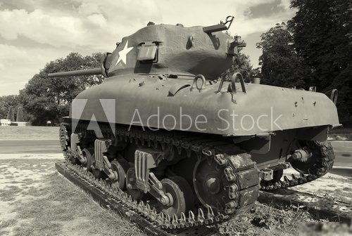 Tank in Colleville-sur-Mer, Normandy, France  Fototapety Czarno-Białe Fototapeta