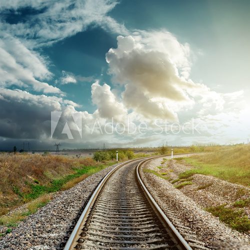 railroad goes to cloudy horizon  Niebo Fototapeta