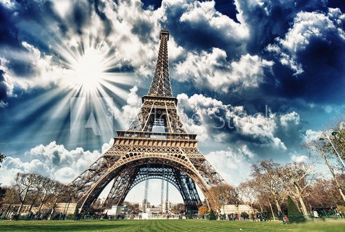 Wonderful view of Eiffel Tower in all its magnificence - Paris  Architektura Obraz