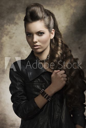 sexy dark lady with rock style  Obrazy do Salonu Fryzjerskiego Obraz