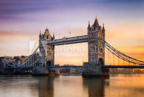 Londyn: pocztówkowy Tower Bridge
 Fototapety Miasta Fototapeta