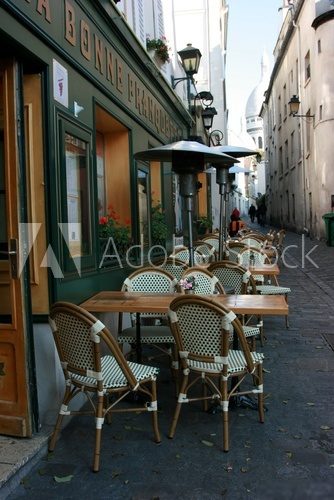 Typical Parisian outdoor cafe in Montmartre Fototapety Uliczki Fototapeta