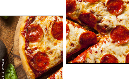 Hot Homemade Pepperoni Pizza  - Obraz dwuczęściowy, Dyptyk
