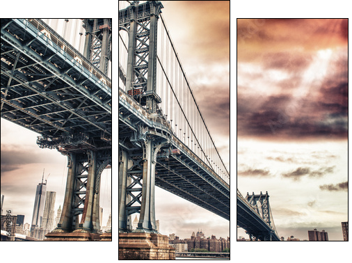 Dusk colors of the sky over magnificent Manhattan Bridge - Obraz trzyczęściowy, Tryptyk