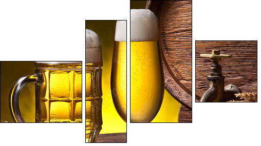 Beer glasses, old oak barrel and wheat ears.  - Obraz czteroczęściowy, Fortyk