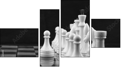 Chess white on black  - Obraz czteroczęściowy, Fortyk