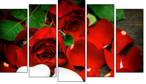 Red roses and two hearts. Valentines Day or Wedding vintage - Obraz pięcioczęściowy, Pentaptyk