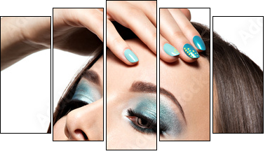 Beautiul fashion woman with turquoise make-up and nails - Obraz pięcioczęściowy, Pentaptyk