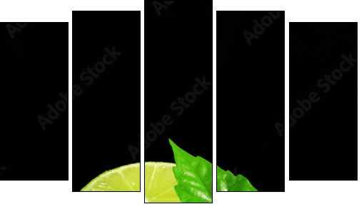 Lime on a black background  - Obraz pięcioczęściowy, Pentaptyk