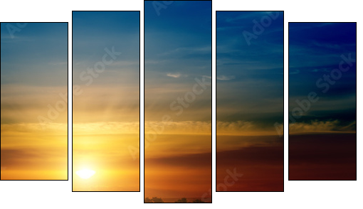 dramatic sunset over green field  - Obraz pięcioczęściowy, Pentaptyk
