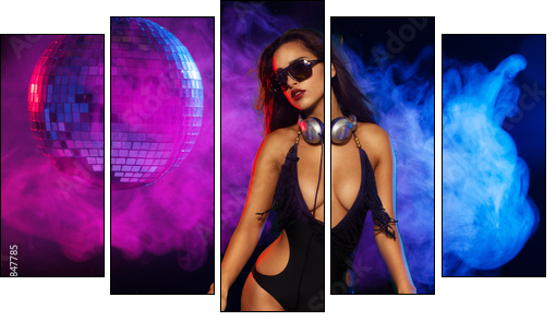 Glamorous sexy busty DJ  - Obraz pięcioczęściowy, Pentaptyk
