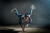 Danseur breakdance  Fototapety do Pokoju Nastolatka Fototapeta