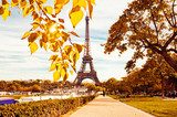 famous Eiffel Tower in Paris, France.  Fototapety Wieża Eiffla Fototapeta