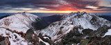 Majestic sunset in winter mountains landscape  Pejzaże Plakat