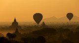 Sunrise mist over the plains of Bagan - Myanmar  Pejzaże Plakat