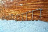 Nowoczesne schody na tle drewnianej fasady  Schody Fototapeta