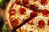 Hot Homemade Pepperoni Pizza  Obrazy do Kuchni  Obraz
