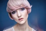 Closeup portrait of a girl with a pink haircut Obrazy do Salonu Fryzjerskiego Obraz