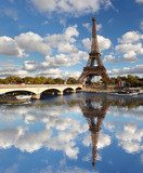 Eiffel Tower with bridge in Paris, France  Fototapety Wieża Eiffla Fototapeta