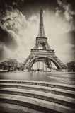 Paris. Eiffel Tower with Stairs to Seine River. Black and White  Fototapety Wieża Eiffla Fototapeta