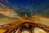 Dramatic Sky Colors above Eiffel Tower in Paris  Fototapety Wieża Eiffla Fototapeta