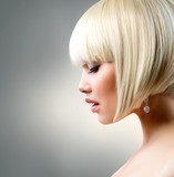 Beautiful Model with Short Blond hair  Obrazy do Salonu Kosmetycznego Obraz