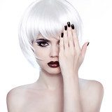 Vogue Style Woman. Fashion Beauty Woman Portrait with White Shor  Obrazy do Salonu Kosmetycznego Obraz