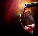 Czerwone wino w nastrojowej scenerii
 Obrazy do Kuchni  Obraz