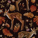 Haftowany jeleń, jesień. Klasyczne jesienne hafty we Tapety Zwierzęta Tapeta