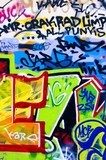 Kolorowe graffiti uliczne pełne energii i ekspresji Fototapety Graffiti Fototapeta