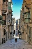 long view of maltese street  Optycznie Powiększające Fototapeta