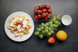 Świeże owoce i warzywa - bukiet Plakaty do kuchni Plakat