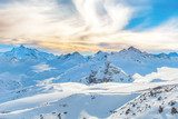 Piękno gór w zimowym puchu Fototapety Góry Fototapeta