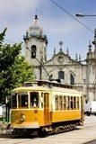 Porto – malowniczy tramwaj na tle panoramy
 Architektura Fototapeta