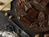 Słodycze bakaliowe – nugat i czekolada
 Obrazy do Jadalni Obraz