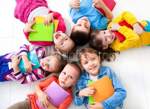 Children are reading  Fototapety do Przedszkola Fototapeta