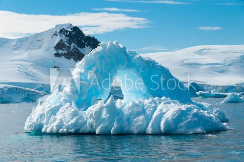 Arch shaped iceberg Antarctica  Krajobraz Fototapeta