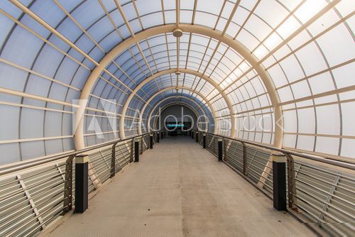 Tunnel passage  Optycznie Powiększające Fototapeta