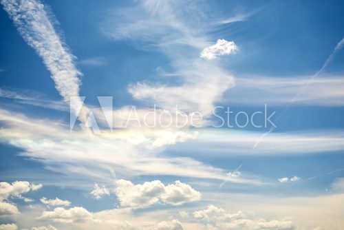 Himmel mit Wolken und Streifen  Niebo Fototapeta