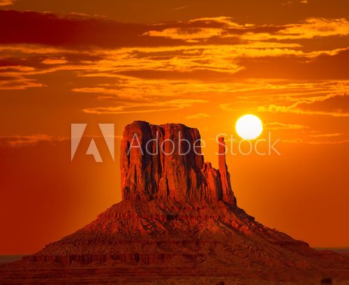 Monument Valley West Mitten at sunrise sky  Pejzaże Plakat