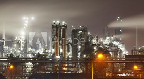 Petrochemical plant in night  Architektura Plakat