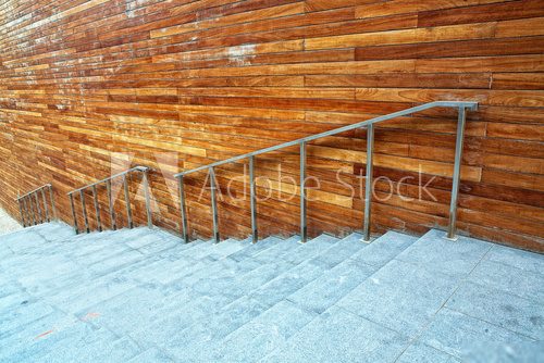 Nowoczesne schody na tle drewnianej fasady  Schody Fototapeta