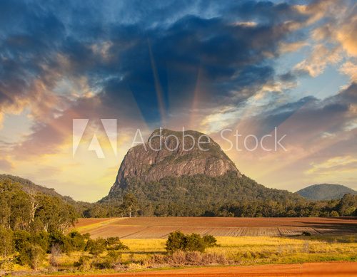 Glass House Mountains National park in Australia with dramatic s  Fototapety Góry Fototapeta
