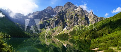 Beautiful scenery of Tatra mountains and Eye of the Sea  Fototapety Góry Fototapeta