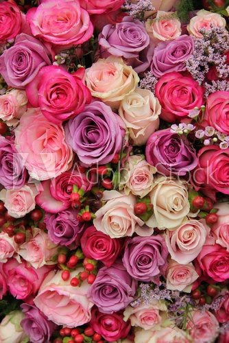purple and pink roses wedding arrangement  Kwiaty Plakat