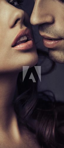 Picture of close-up faces of two lovers  Ludzie Plakat