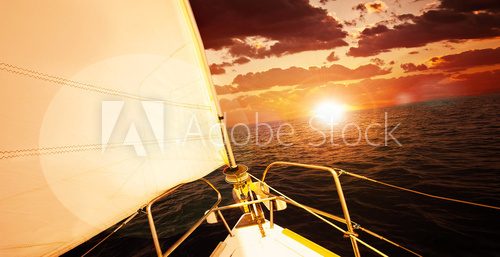 Romantic sunset and sail boat  Zachód Słońca Fototapeta
