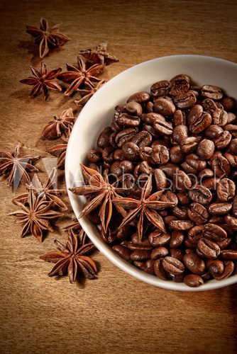 Bowl of coffee beans and spice  Fototapety do Kawiarni Fototapeta